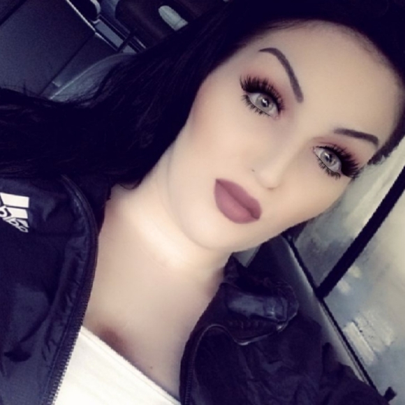 Meet your Posher, Heather - Picture 6 of 8